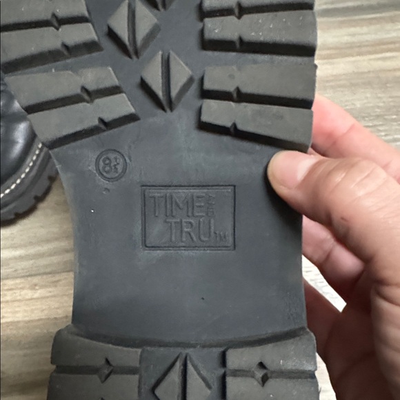 Time and Tru Chelsea Style Black Boots - Picture 2 of 2